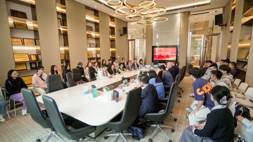 跨邦互换启新篇，共探产学研新蹊径
